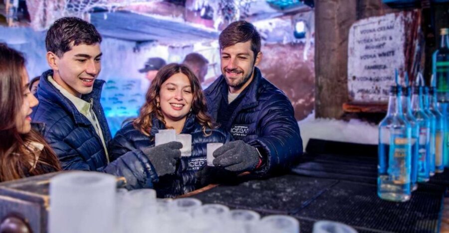 Amsterdam: Icebar Entry Ticket with 3 Drinks - How the 45 Minutes Really Runs (Warm Lounge to Ice Room)
