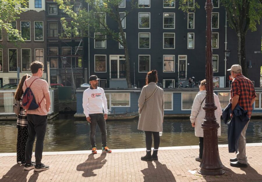 Amsterdam: Jewish Quarter and History Guided Tour - Walking the Amsterdam Jewish Quarter: from the Amstel to Anne Frank House