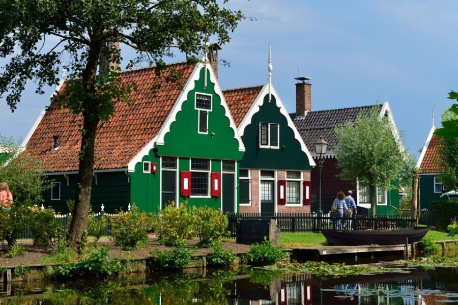 Amsterdam: Keukenhof and Zaanse Schans Live Guided Day Tour - Key points at a glance