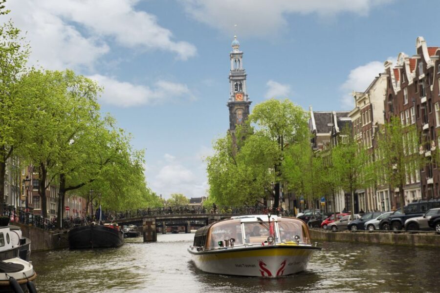 Amsterdam: Keukenhof and Zaanse Schans Live Guided Day Tour - Catharina Hoeve cheese farm: tasting built into the visit