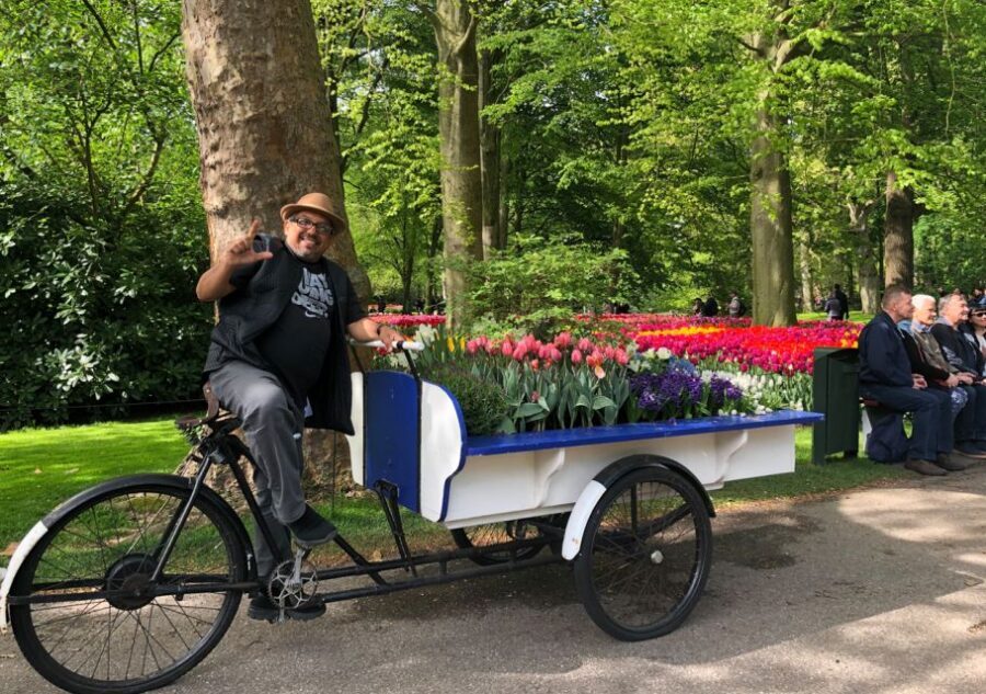Amsterdam: Keukenhof Tulip Garden and Giethoorn Experience - Getting to Keukenhof From Amsterdam Without the Headache