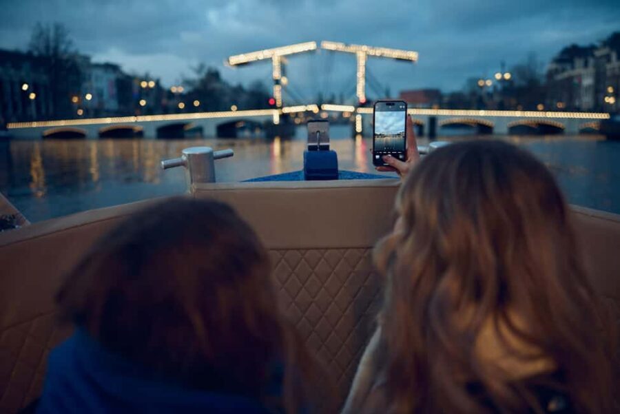 Amsterdam: Light Festival Boat with Unlimited Drinks & Snack - Value check: what you’re really buying with this $31 price