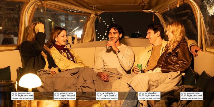 Amsterdam: Light Festival Boat+Unlimit.Drinks & Snack Option - Timing, duration, and why canal traffic affects your night