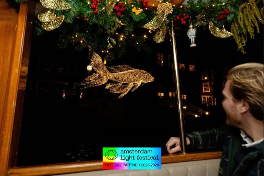 Amsterdam: Light Festival Heated Cruise + Unl Drinks & Snack - Guide energy matters: small details that make it feel well-run