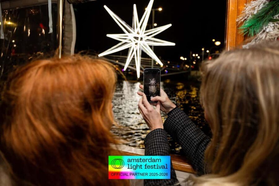 Amsterdam: Light Festival Heated Cruise + Unl Drinks & Snack - Timing on the quay: how to keep the wait from ruining your mood