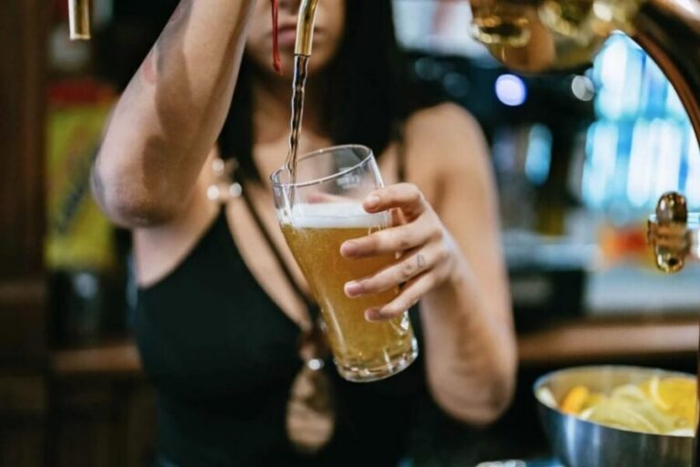 Amsterdam: Ludwig's Original Pub Crawl with VIP Club Entry - The $27 Price: Where the Value Comes From