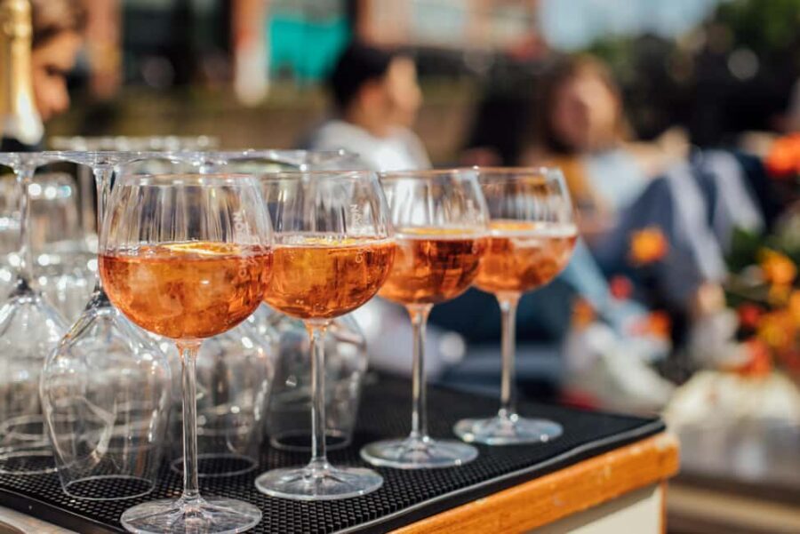 Amsterdam: Luxury Saloon Boat Cruise with Cocktails & Waffle - Who this cruise fits best
