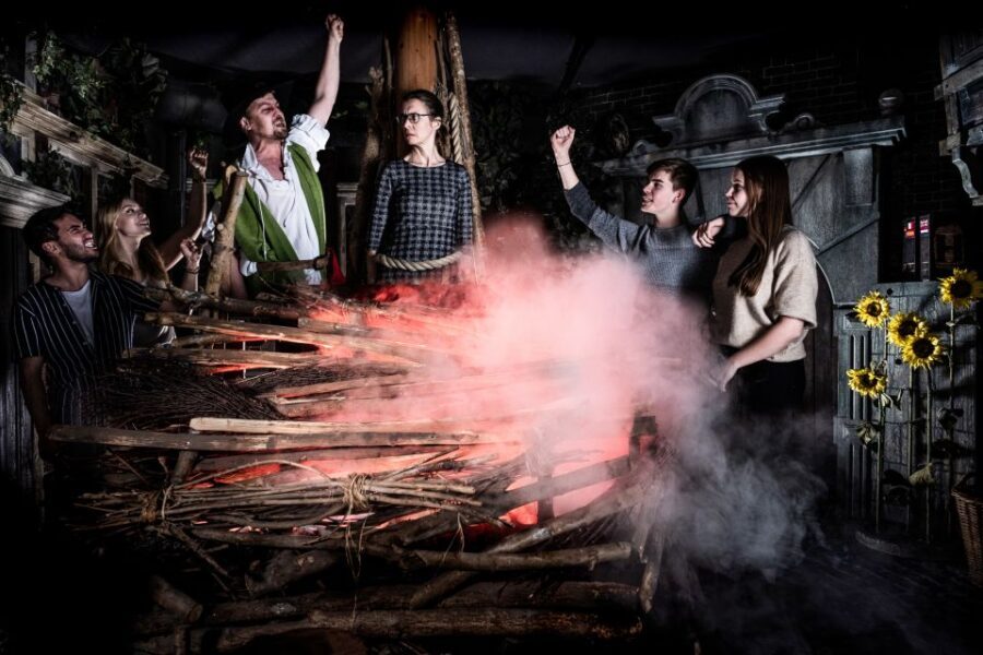 Amsterdam: Madame Tussauds & Amsterdam Dungeon Combo Ticket - Practical tips that save time at both stops