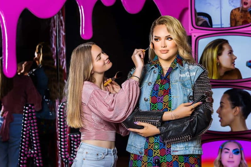 Amsterdam: Madame Tussauds Ticket - The Wax Celebrity Route: Music, Film, Sports, and History in One Place