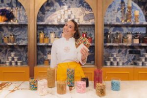 Amsterdam: Make your own Dutch Stroopwafel Workshop - The 45-minute flow: from dough to baked XL stroopwafels