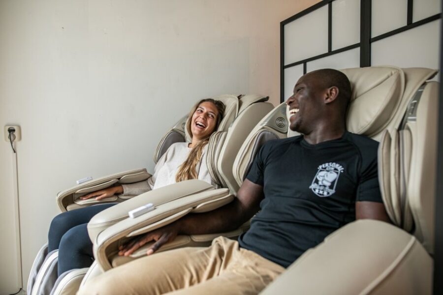 Amsterdam: Massage Session - Choosing energizing or sport massage: matching the session to your body
