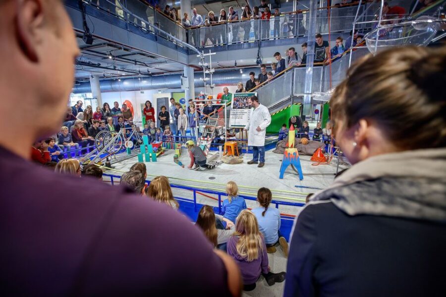 Amsterdam: NEMO Science Museum Ticket - Where to go and how to get in at Oosterdok 2