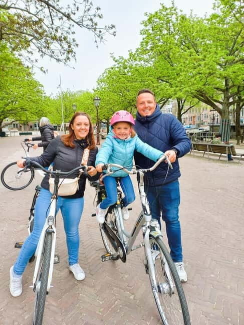 Amsterdam: Off the Beaten Path Bike Tour in French - Key highlights worth your attention