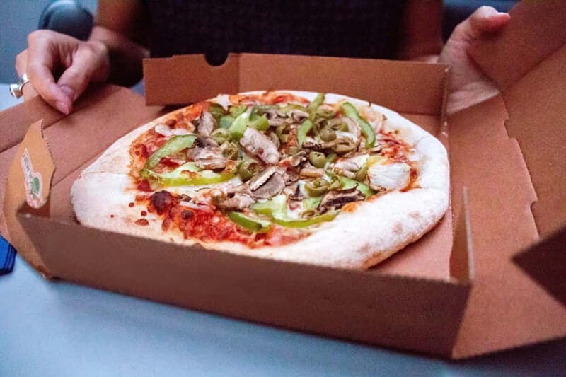 Amsterdam: Original Pizza Dinner Cruise + Unlimited Drinks - Pizza on the Canals: why this 90-minute cruise works