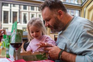 Amsterdam: Original Pizza Dinner Cruise + Unlimited Drinks - What you’ll eat and drink on board (New York pizza choices)