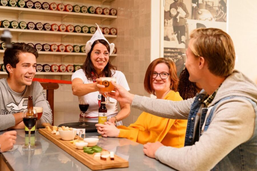 Amsterdam: Premium Henri Willig Cheese Tasting Experience - The drinks aren’t an afterthought