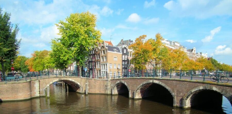 Amsterdam: Private Anne Frank and Jewish Quarter Tour - Zuiderkerk and the Jewish institutions nearby: how city life shaped the story