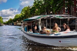 Amsterdam: Private Canal Tour - Finding the Boat, Staying Warm, and Knowing the Practical Limits