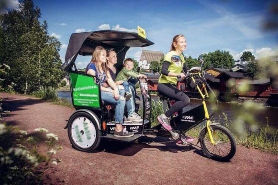 Amsterdam: Private Guided City Tour by Pedicab - Why a pedicab works so well for first-time Amsterdam orientation