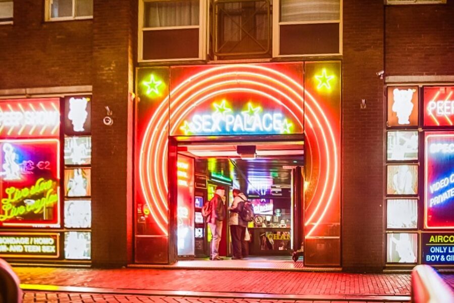 Amsterdam Red Light District & Coffee Shop Tour - Red Light District on Foot: What This 2-Hour Tour Really Covers