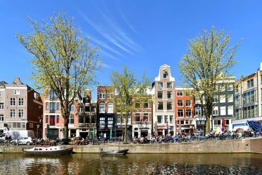 Amsterdam: Red Light District Tour in English or German - Price and value: is $34 for 2 hours fair?