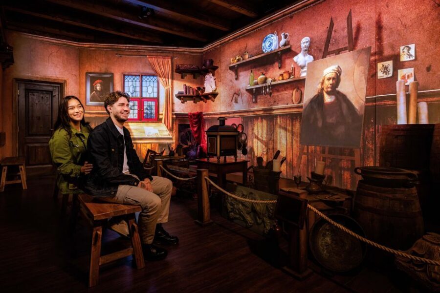 Amsterdam: Rembrandts Immersive Experience Admission Ticket - Languages and hosts: choose what makes you comfortable