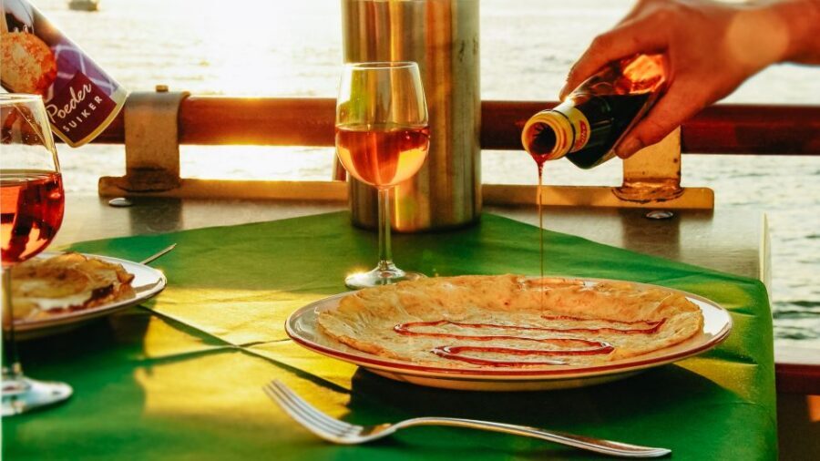 Amsterdam: River Cruise With All-You-Can-Eat Dutch Pancakes - How to get to the pancake boat fast from Amsterdam Centraal