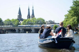 Amsterdam: Self-Drive Boat Rental (5 departure locations) - Choosing among the 5 departure locations (Amsterdam Centre, West, East)