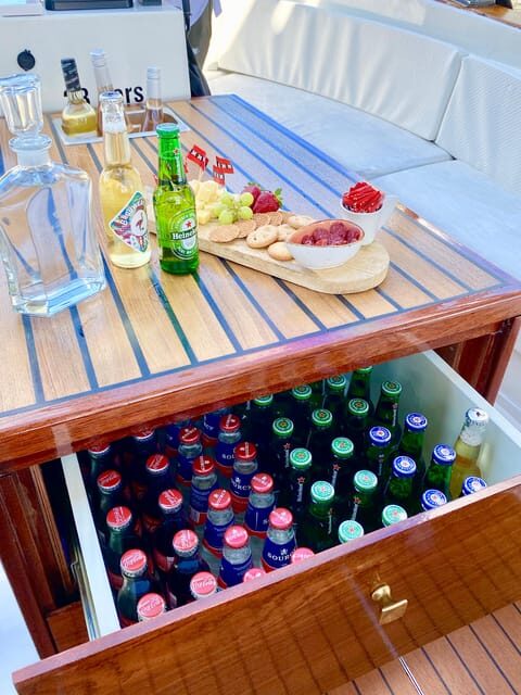 Amsterdam Small Group Canal Cruise inc Snacks/Drinks Winter - Key points worth booking for