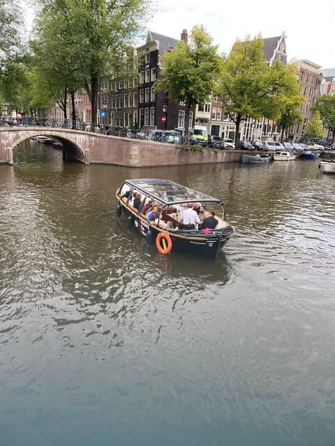 Amsterdam Small Group Canal Cruise inc Snacks/Drinks Winter - Captain stories: how hosts like Storm, Stephan, and Erik shape the ride