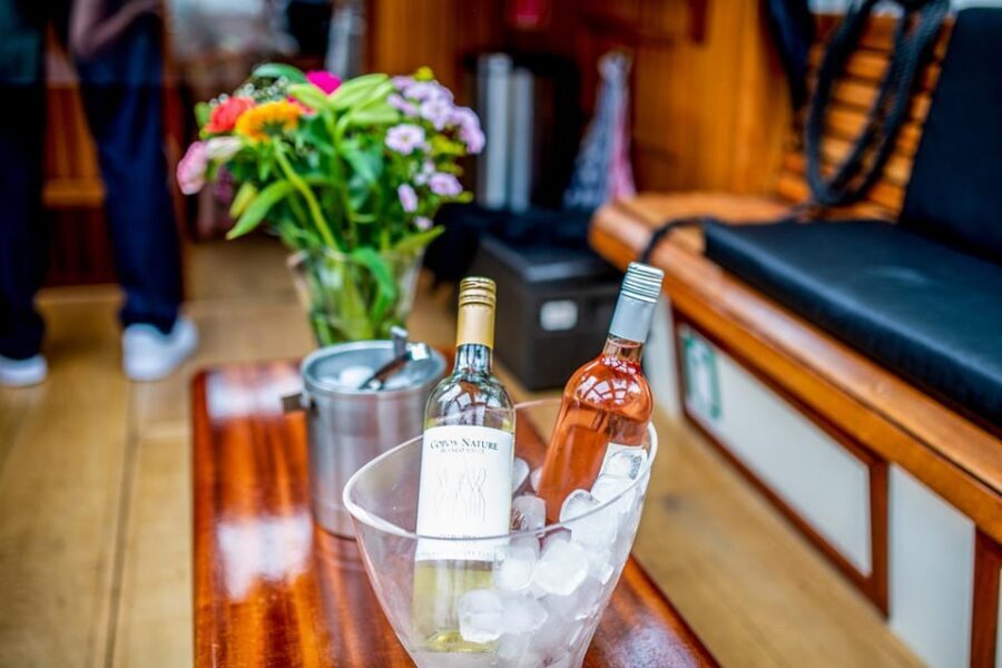 Amsterdam: Small-Group Canal Cruise incl. Drinks and Snacks - Key Points That Matter Before You Go