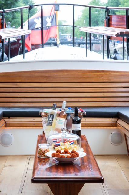 Amsterdam: Small-Group Canal Cruise incl. Drinks and Snacks - Amsterdam-Centrum and Weesperbuurt: The City Beyond the Postcard Blocks