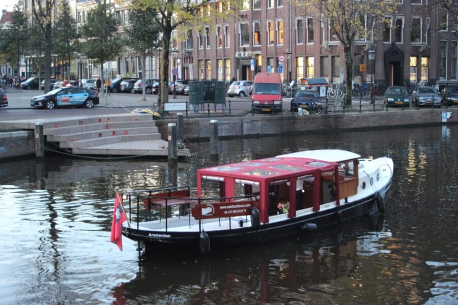 Amsterdam: Small-Group Canal Cruise incl. Drinks and Snacks - Why the Route Works: Full Center Canal Time Without the Big-Boat Bottlenecks