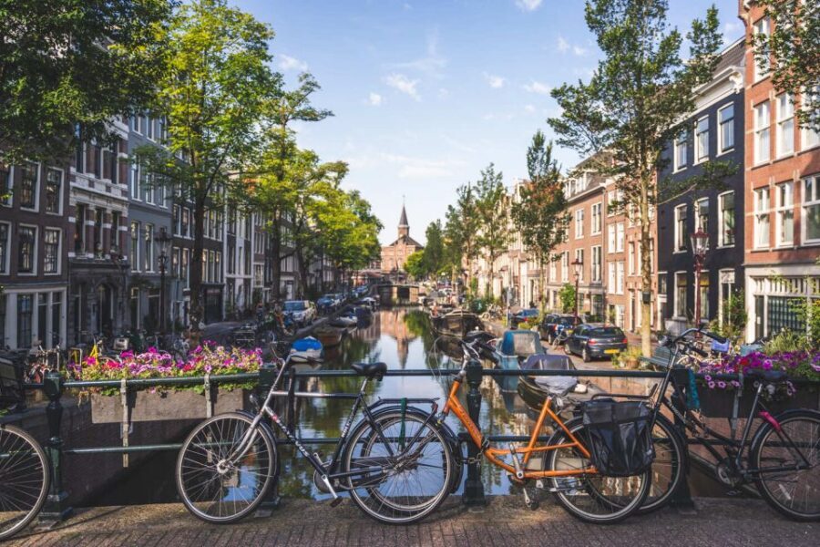 Amsterdam Small-Group Walking Tour - Zuiderkerk and Begijnhof: from big stories to quiet streets