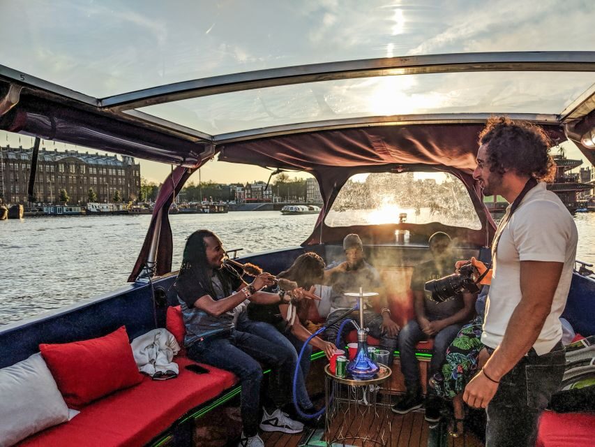 Amsterdam: Smoke and Lounge City Boat Cruise - Key things you’ll notice right away