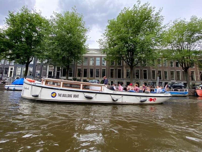 Amsterdam: The Bulldog Boat Smoke-Friendly Cruise & 2 Drinks - Price and Value: Is $35 for One Hour a Good Deal?