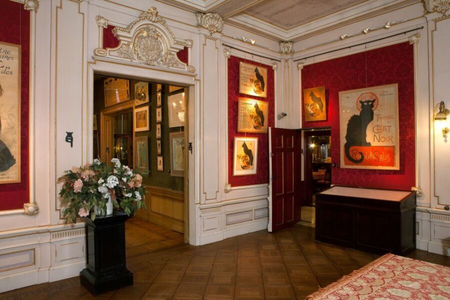 Amsterdam: The Kattenkabinet Cat Museum Entry Ticket - Family-friendliness: why this works for kids