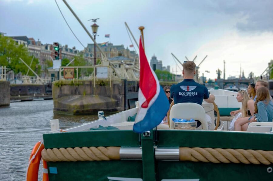 Amsterdam: The Newest Canal Cruise with Drink Option - Who should book this canal cruise (and who might not)