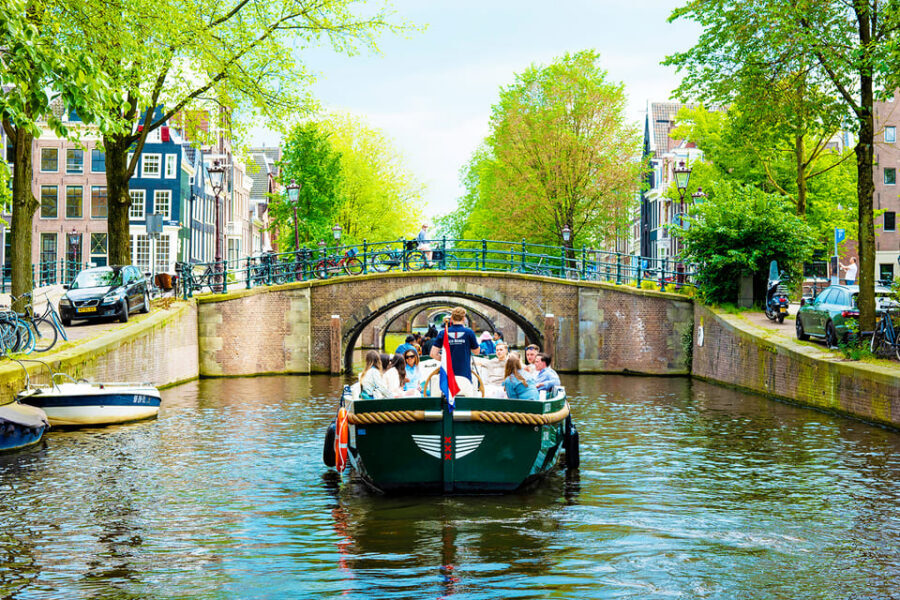 Amsterdam: The Newest Canal Cruise with Drink Option - Price and value: what $18 buys in real terms