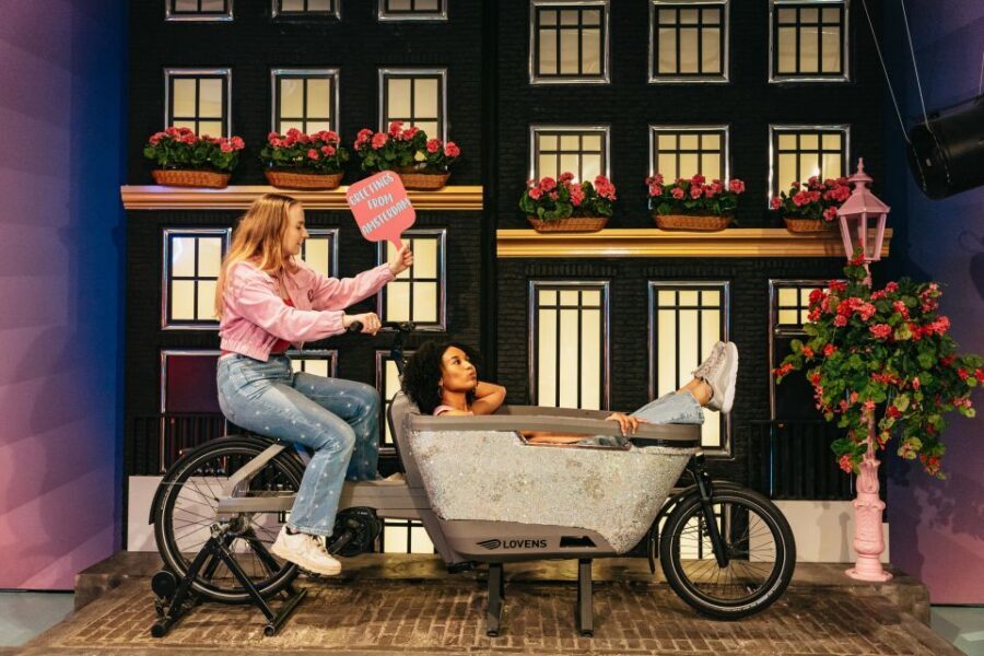 Amsterdam: The Upside Down Experience Entrance Ticket - The Upside Down Café and Freakshake Break: Where You Recharge