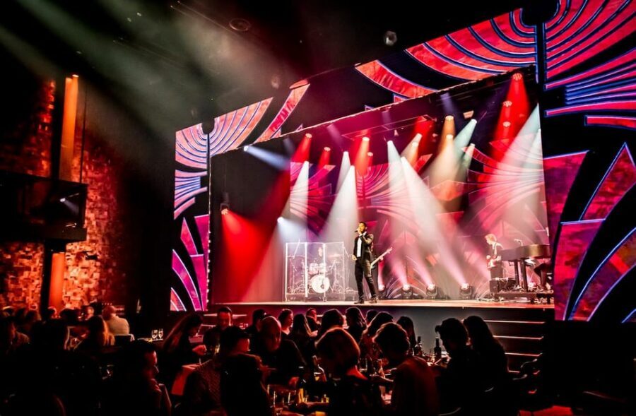 Amsterdam: VEGAS Dinner Show with 3-Course Sharing Menu - The Showline-Up: Live Music, Variety Acts, Circus, and Magic