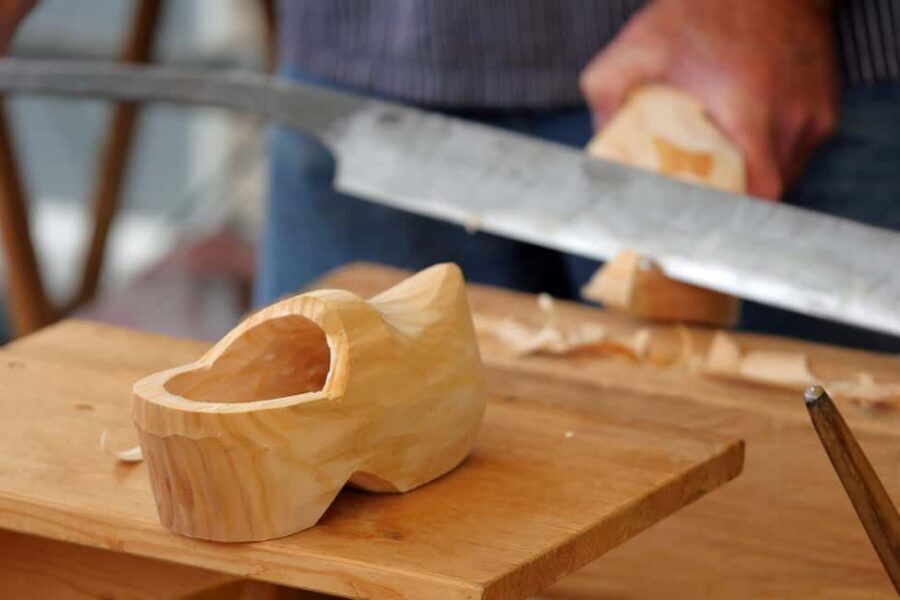 Amsterdam: Zaanse Schans, Cheese Tasting & Volendam Tour - Cheese Farm Time: Live Demo, Clogs, and a Tasting With Real Meaning