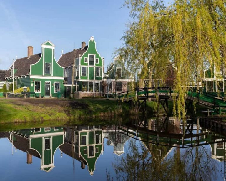 Amsterdam: Zaanse Schans, Cheese Tasting & Volendam Tour - Zaanse Schans Windmill Village: Your 90 Minutes to Wander Like a Local