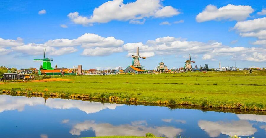 Amsterdam: Zaanse Schans, Edam, Volendam & Marken Bus Tour - Why these four stops make sense together