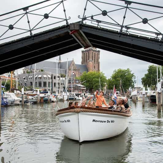 Dordrecht: City Canal Cruise - How the open sloop feel stays comfortable in real weather