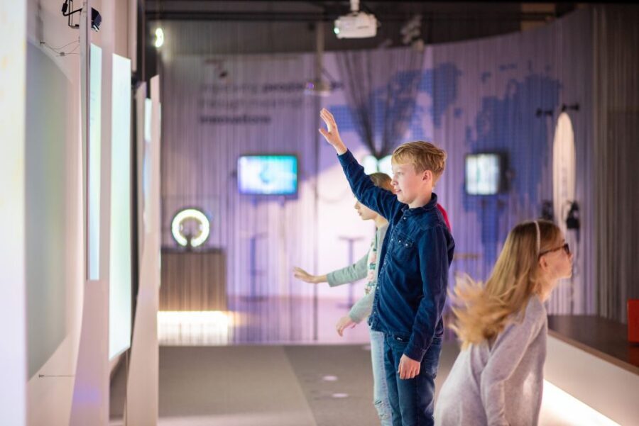 Eindhoven: Philips Museum Entry Ticket - Torchlight Treasure Hunt: a playful way to move through the museum