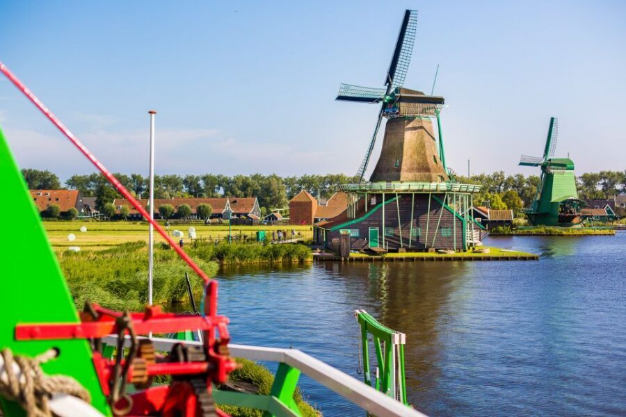 From Amsterdam: Keukenhof and Dutch Countryside Tour - Keukenhof: fast-track tulips and 3.5 hours to actually enjoy them