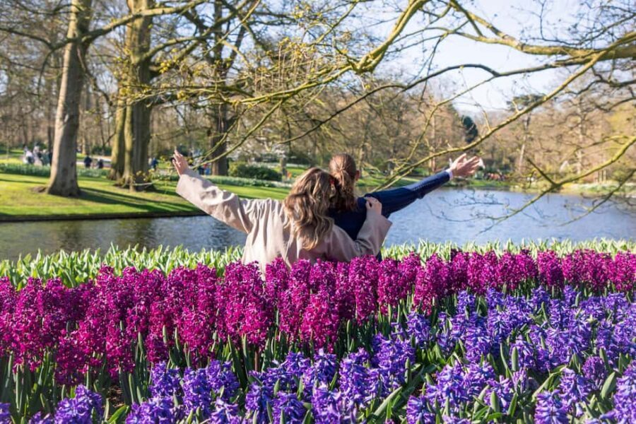 From Amsterdam: Keukenhof Ticket with Transfer - From Amsterdam Central to tulip fields: the bus ride with real context