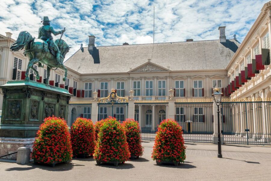 From Amsterdam: Rotterdam and The Hague Tour in Spanish - Mauritshuis Art Stop: Rembrandt and Vermeer Without Overthinking It
