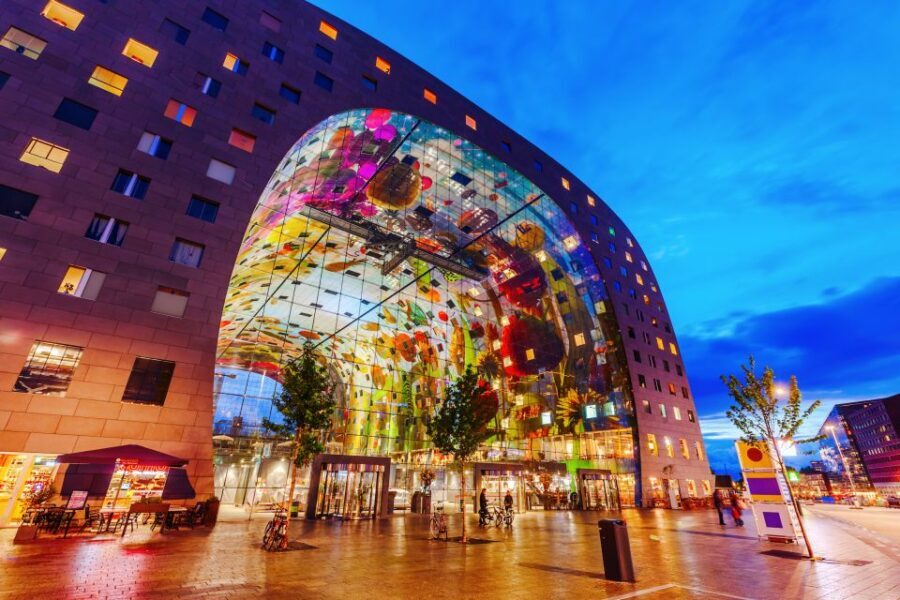 From Amsterdam: Rotterdam and The Hague Tour in Spanish - Rotterdam’s War Memory: The Man Without a Heart